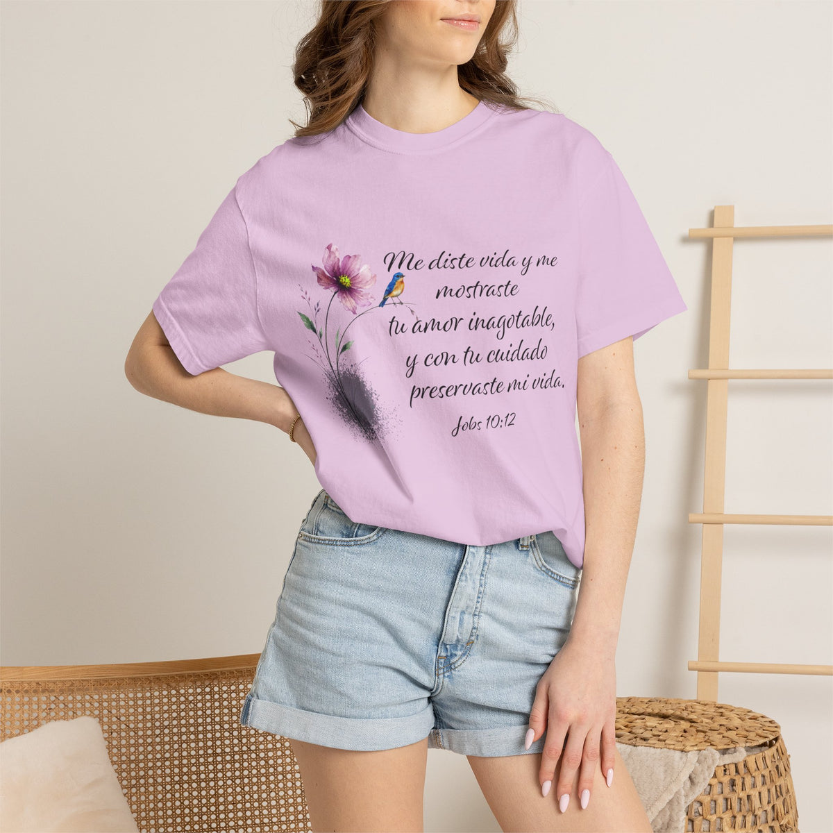 Inspirational Spanish Bible Verse T-Shirt – John 10:12 Floral Tee