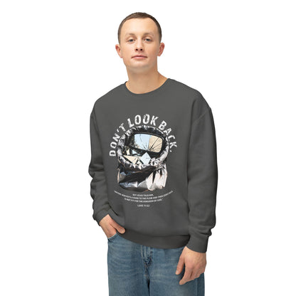 Don't Look Back Luke 9:62 T-Shirt — Inspirational Bible Verse Sweatshirt