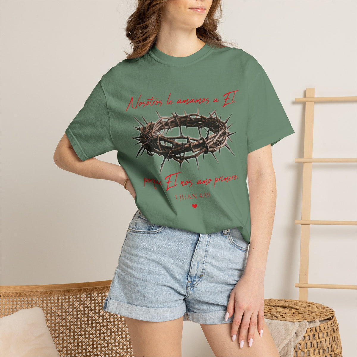Jesus Crown of Thorns T-Shirt — "Naciste a amarme a Él" Christian Faith Tee