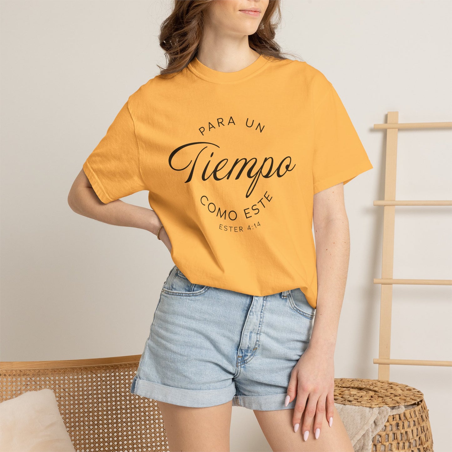Para un Tiempo Como Este Ester 4:14 100% Cotton T-Shirt — Spanish Wise Woman Bible Verse