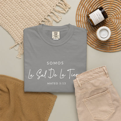 Somos la Sal de la Tierra Mateo 5:13 100% Cotton T-Shirt — Spanish Wise Woman Bible Verse