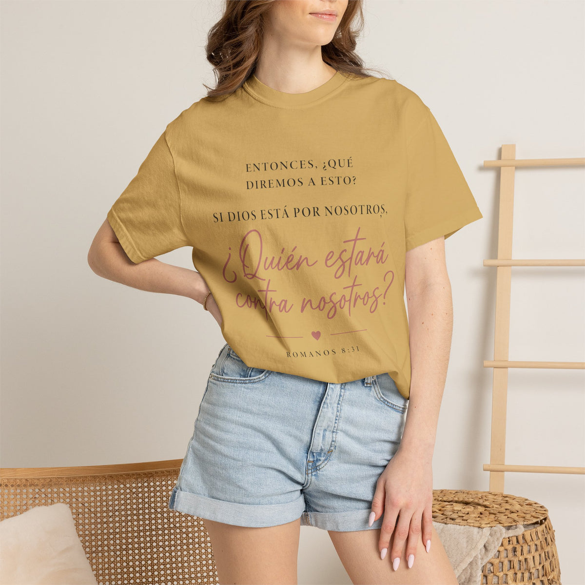 T-Shirt — Spanish Script '¿Quién estará contra nosotros?' Inspirational Tee