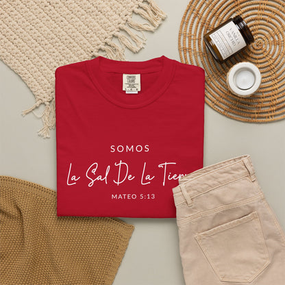 Somos la Sal de la Tierra Mateo 5:13 100% Cotton T-Shirt — Spanish Wise Woman Bible Verse