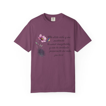 Inspirational Spanish Bible Verse T-Shirt – John 10:12 Floral Tee