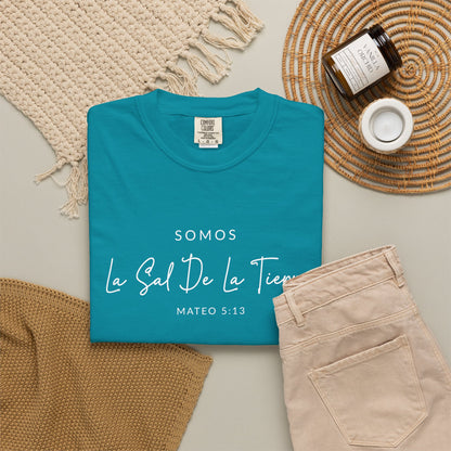 Somos la Sal de la Tierra Mateo 5:13 100% Cotton T-Shirt — Spanish Wise Woman Bible Verse