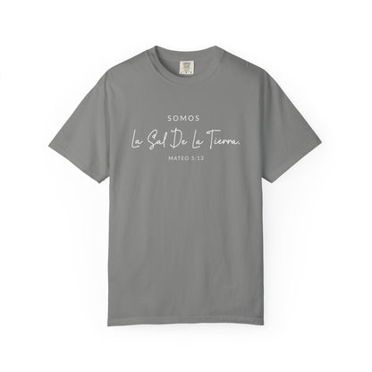 Somos la Sal de la Tierra Mateo 5:13 100% Cotton T-Shirt — Spanish Wise Woman Bible Verse