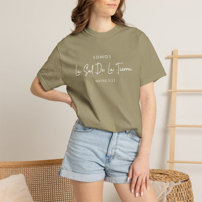Somos la Sal de la Tierra Mateo 5:13 100% Cotton T-Shirt — Spanish Wise Woman Bible Verse