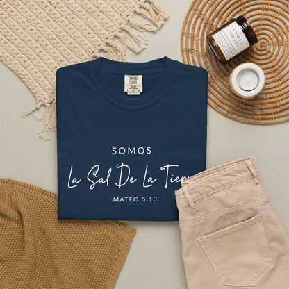 Somos la Sal de la Tierra Mateo 5:13 100% Cotton T-Shirt — Spanish Wise Woman Bible Verse
