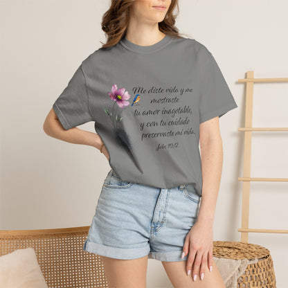 Inspirational Spanish Bible Verse T-Shirt – John 10:12 Floral Tee