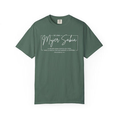 Mujer Sabia Proverbios 14:1 T-Shirt — Spanish Wise Woman Bible Verse