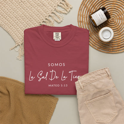 Somos la Sal de la Tierra Mateo 5:13 100% Cotton T-Shirt — Spanish Wise Woman Bible Verse
