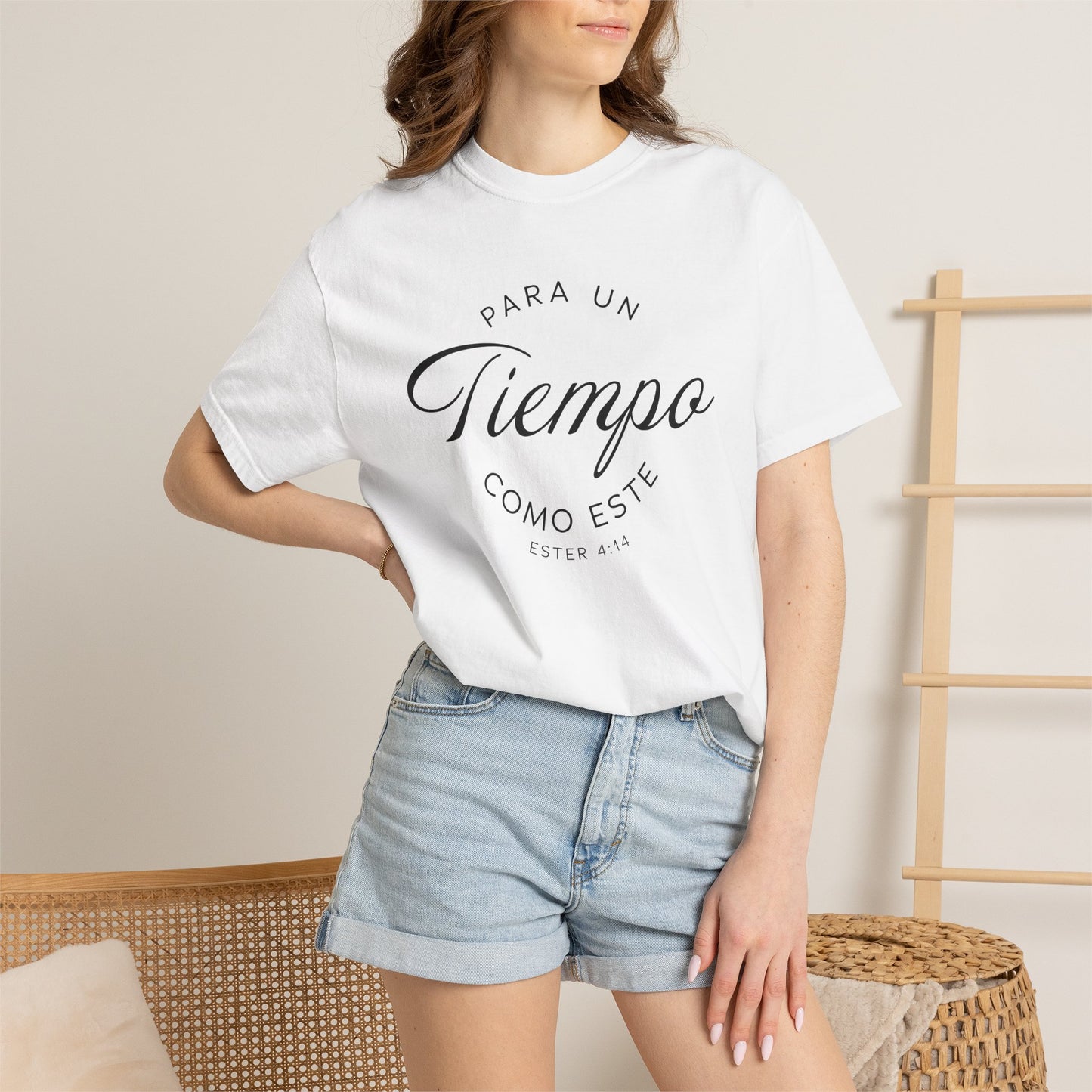 Para un Tiempo Como Este Ester 4:14 100% Cotton T-Shirt — Spanish Wise Woman Bible Verse
