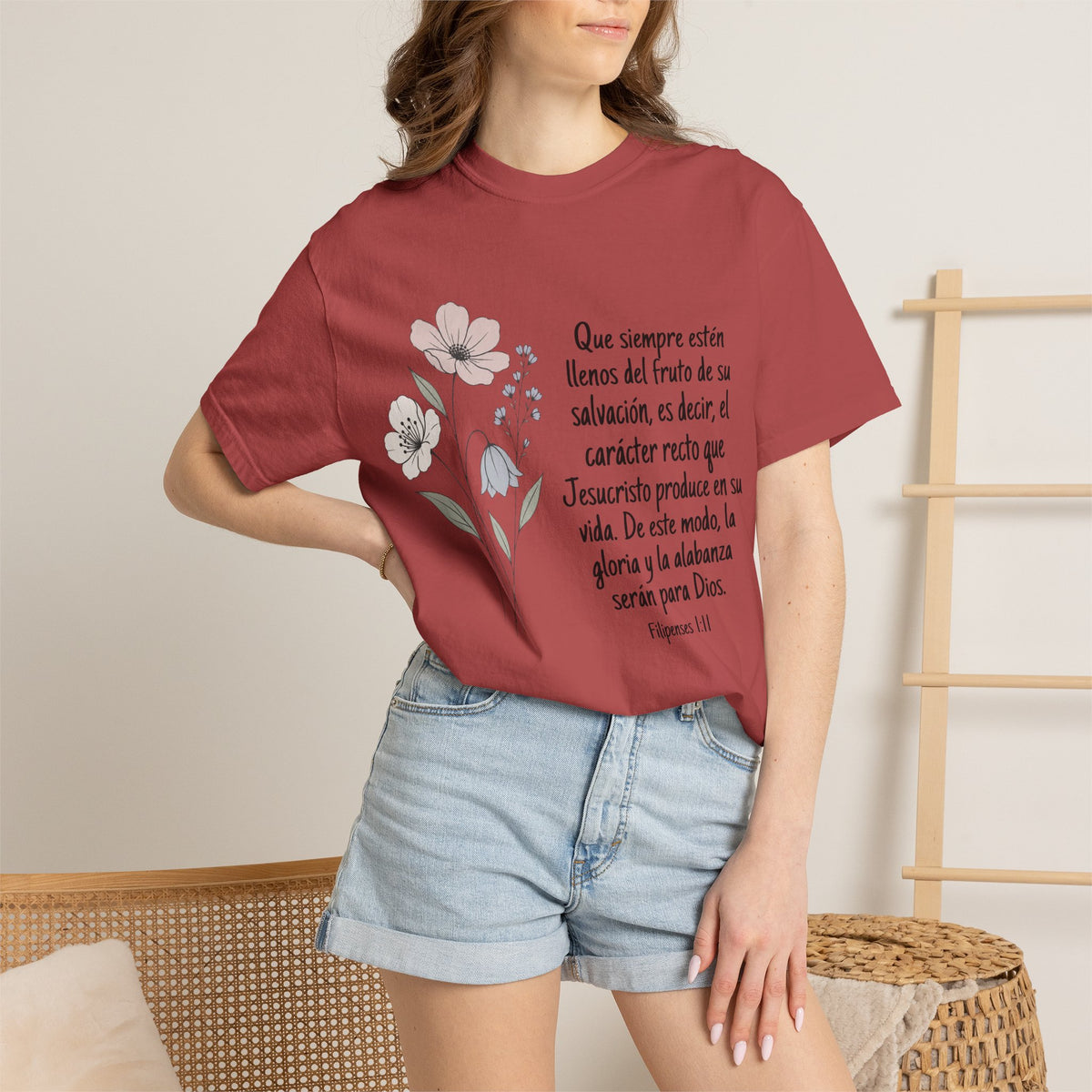 Christian Floral Verse T-Shirt — Spanish Filipenses 1:11 Scripture Tee