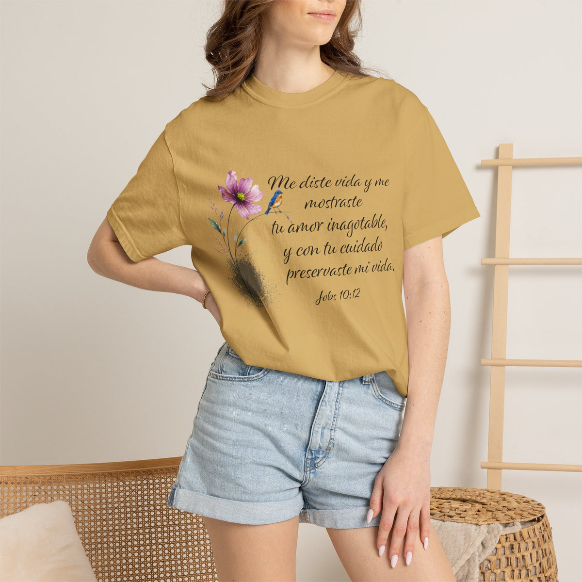 Inspirational Spanish Bible Verse T-Shirt – John 10:12 Floral Tee