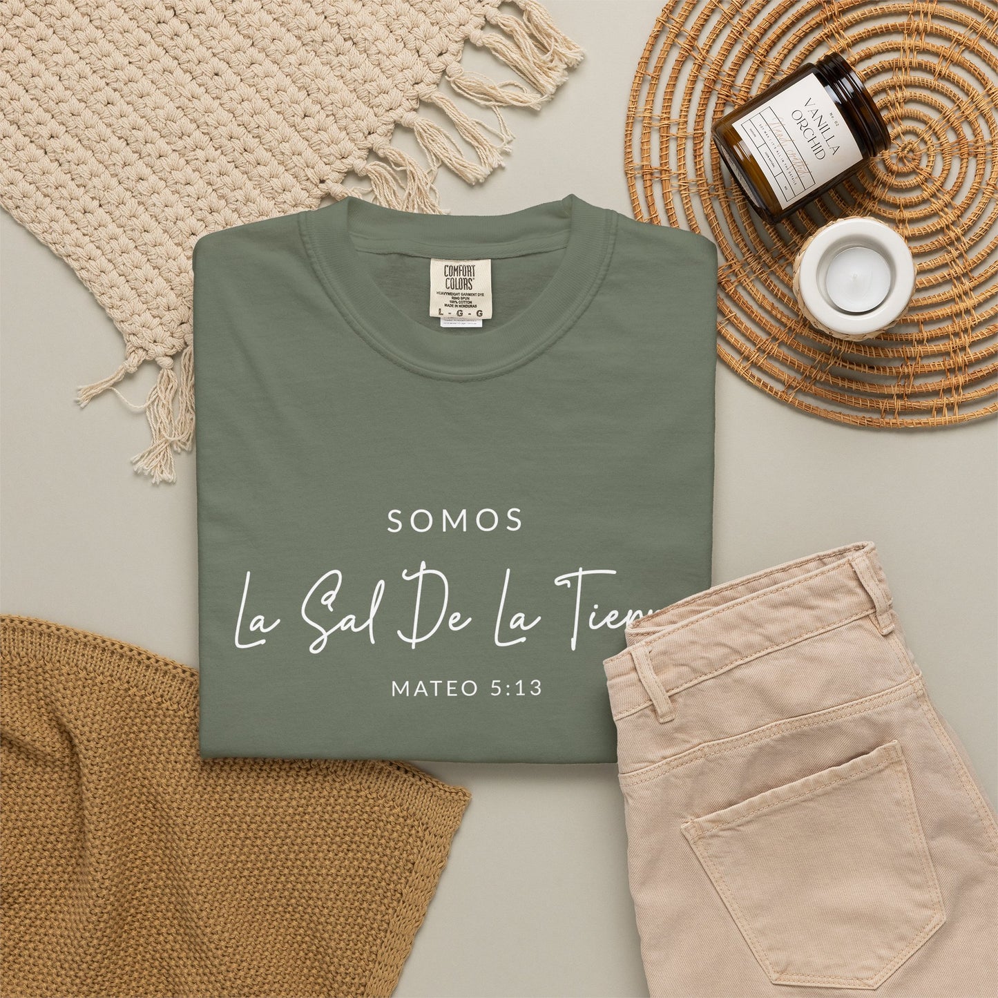 Somos la Sal de la Tierra Mateo 5:13 100% Cotton T-Shirt — Spanish Wise Woman Bible Verse