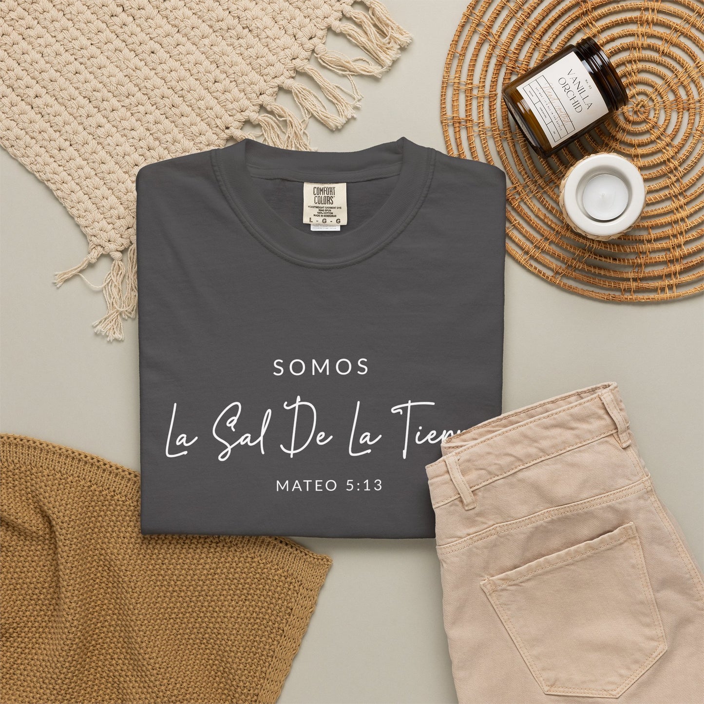 Somos la Sal de la Tierra Mateo 5:13 100% Cotton T-Shirt — Spanish Wise Woman Bible Verse