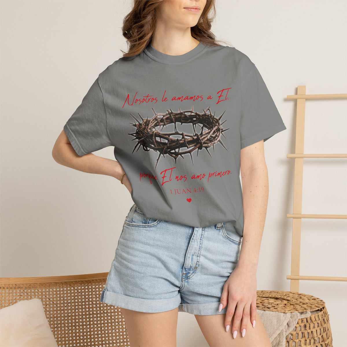 Jesus Crown of Thorns T-Shirt — "Naciste a amarme a Él" Christian Faith Tee
