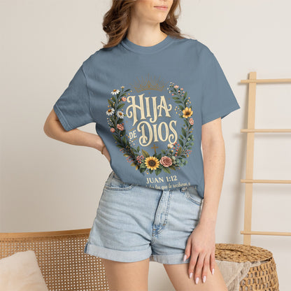 Hija de Dios Floral T‑Shirt — Juan 1:12 Christian Tee