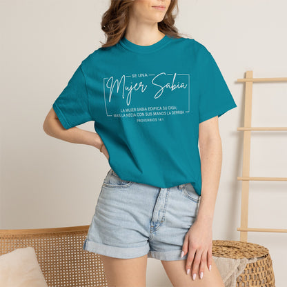 Mujer Sabia Proverbios 14:1 T-Shirt — Spanish Wise Woman Bible Verse