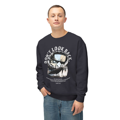 Don't Look Back Luke 9:62 T-Shirt — Inspirational Bible Verse Sweatshirt